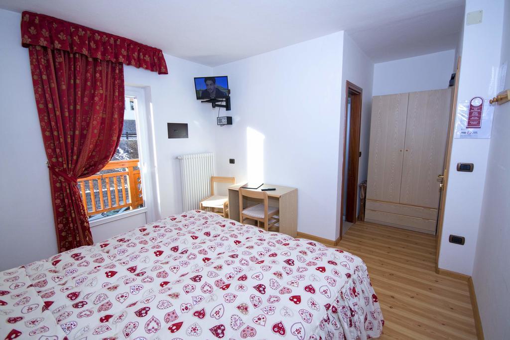 Hotel Miravalle Soraga Luaran gambar