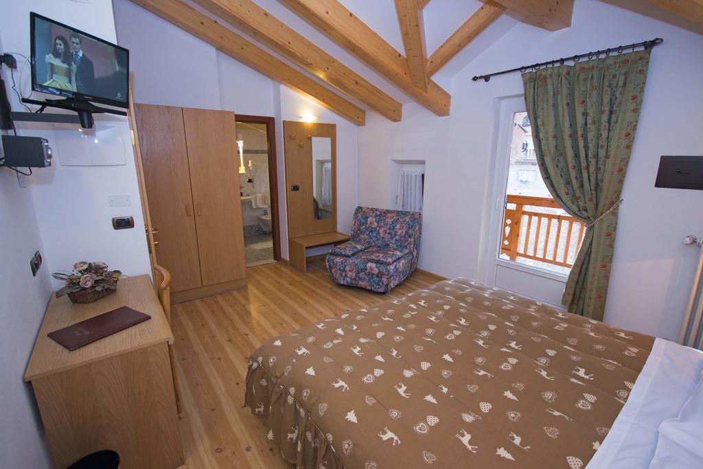 Hotel Miravalle Soraga Luaran gambar