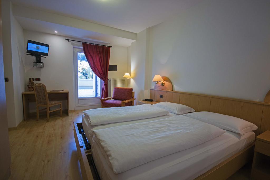 Hotel Miravalle Soraga Luaran gambar