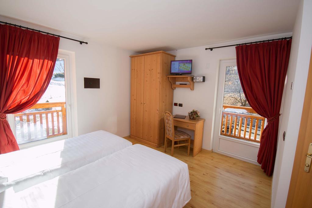 Hotel Miravalle Soraga Luaran gambar